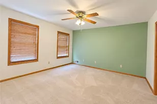 1043 Timberwood Dr, Chippewa Township, PA 15010 - Photo 10