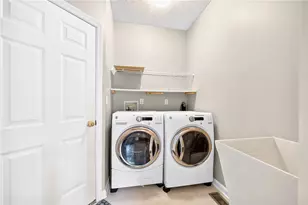 1619 Norman Dr, Pittsburgh, PA 15143 - Photo 24