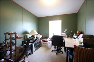 122 Eagle Pointe Dr, New Eagle, PA 15067 - Photo 12