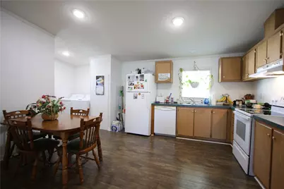 122 Eagle Pointe Dr, New Eagle, PA 15067 - Photo 2