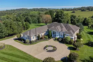 737 Lindwood Dr, Hempfield Township, PA 15601 - Photo 1