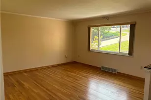 230 Mccartney Dr, Moon/Crescent Twp, PA 15108 - Photo 4