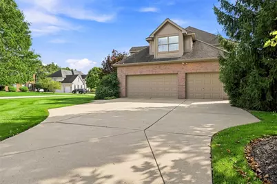 201 Morgan Ct, Adams Township, PA 16046 - Photo 2
