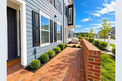 614 Whitby Ln, Cranberry Township, PA 16066 - Photo 2