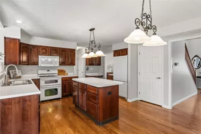 3001 Linden Ct, Moon/Crescent Twp, PA 15108 - Photo 10