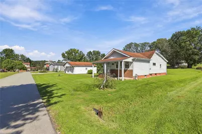 210 Edwards St, Dunbar Township, PA 15486 - Photo 4