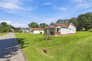 210 Edwards St, Dunbar Township, PA 15486 - Photo 4