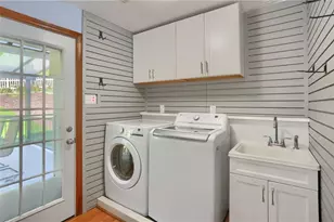 2525 Country Side Ln, Pittsburgh, PA 15090 - Photo 10