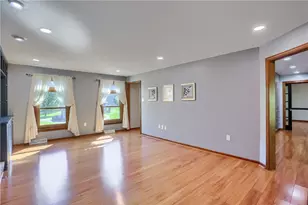 2525 Country Side Ln, Pittsburgh, PA 15090 - Photo 14