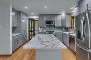 2525 Country Side Ln, Pittsburgh, PA 15090 - Photo 4