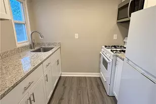 219 E Wallace Ave, New Castle, PA 16101 - Photo 6