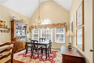 1005 Skyline Dr, Cecil, PA 15317 - Photo 18
