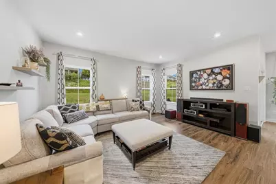 3015 Humbolt Pl, Middlesex Township, PA 16059 - Photo 8