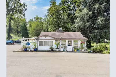 781 New Castle Rd, Franklin Township, PA 16001 - Photo 8