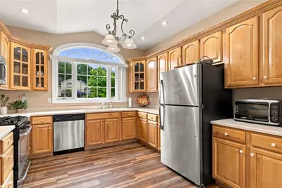 101 Chateau Dr, Center Township, PA 15001 - Photo 12