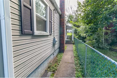 302 Baughman Ave, Jeannette, PA 15644 - Photo 16