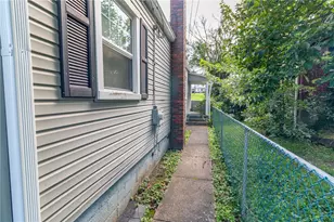 302 Baughman Ave, Jeannette, PA 15644 - Photo 16