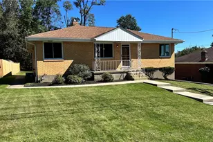 136 Richey Dr, Pittsburgh, PA 15147 - Photo 2