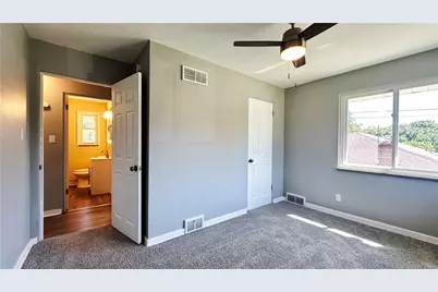136 Richey Dr, Pittsburgh, PA 15147 - Photo 18