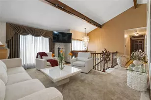 109 Brookmeade Dr, Ross Twp, PA 15237 - Photo 4