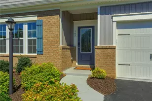107 Deana Dr, Robinson Twp, PA 15136 - Photo 2