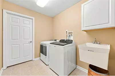 2084 Isleworth, Cranberry Township, PA 16066 - Photo 18