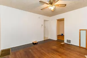 1030 Knoll St, Aliquippa, PA 15001 - Photo 10
