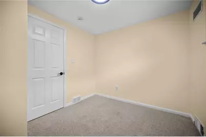 4710 Bowes Ave, West Mifflin, PA 15122 - Photo 20