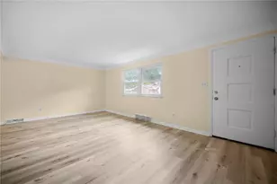 4710 Bowes Ave, West Mifflin, PA 15122 - Photo 4