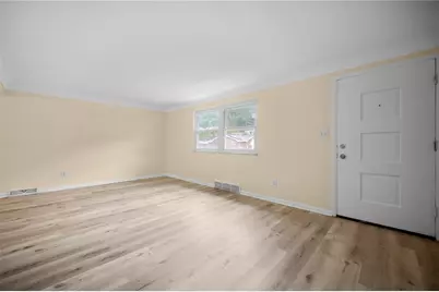 4710 Bowes Ave, West Mifflin, PA 15122 - Photo 4