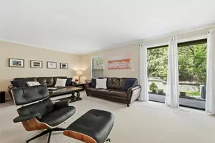 642 Woodcrest Dr, Robinson Twp, PA 15205 - Photo 8