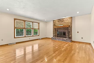 204 Farmview Ct, Cranberry Township, PA 16066 - Photo 8