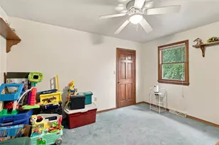 902 Central Dr, New Eagle, PA 15067 - Photo 24