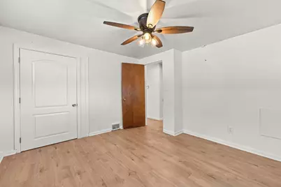 121 Crescent St, Evans City, PA 16033 - Photo 24