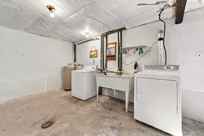 121 Crescent St, Evans City, PA 16033 - Photo 32