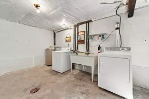 121 Crescent St, Evans City, PA 16033 - Photo 32
