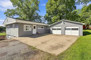 121 Crescent St, Evans City, PA 16033 - Photo 4
