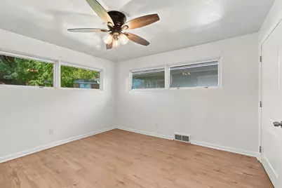 121 Crescent St, Evans City, PA 16033 - Photo 22