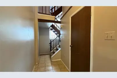 528 Hemlock Ct, Findlay Township, PA 15108 - Photo 2