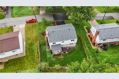 1266 Delfield Dr, Bethel Park, PA 15102 - Photo 34