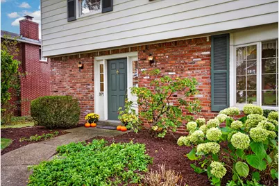 372 Cavan Dr, Pittsburgh, PA 15236 - Photo 2