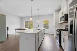 207 Yellowwood Ct, South Strabane, PA 15301 - Photo 4