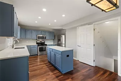 502 Meade Dr, Robinson Twp, PA 15136 - Photo 8
