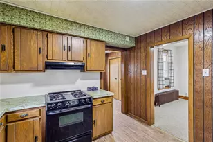 8 E Morehead Ave, Shenango Township, PA 16102 - Photo 16