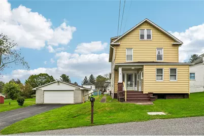 8 E Morehead Avenue, Shenango Township, PA 16102 - Photo 1