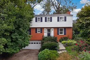 904 Lovingston Dr, Pittsburgh, PA 15216 - Photo 2