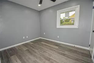 392 Whittier Dr, Pittsburgh, PA 15235 - Photo 16