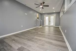 392 Whittier Dr, Pittsburgh, PA 15235 - Photo 12