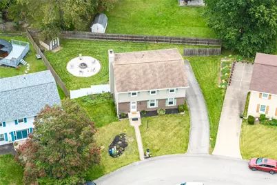 108 Emerald Ct, Cranberry Township, PA 16066 - Photo 2