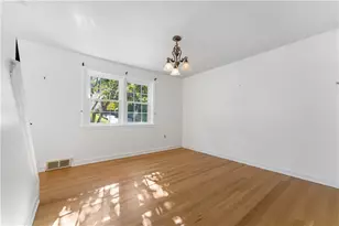 116 Seneca Dr, Pittsburgh, PA 15228 - Photo 10